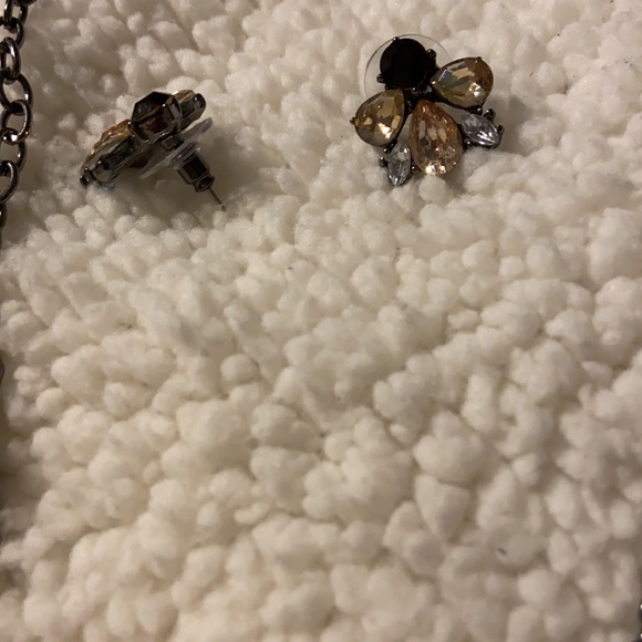 Earrings, necklace and matching bracelet - Picture 5 of 6